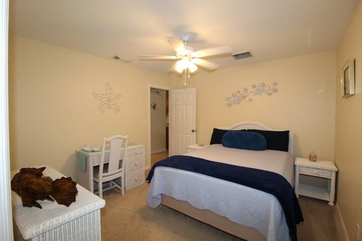 出租: $2,500 (3 贝兹, 2 浴室, 1300 平方英尺)