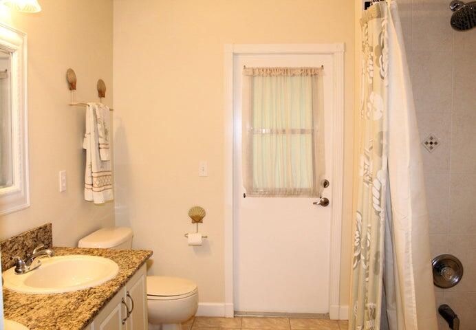 出租: $2,500 (3 贝兹, 2 浴室, 1300 平方英尺)