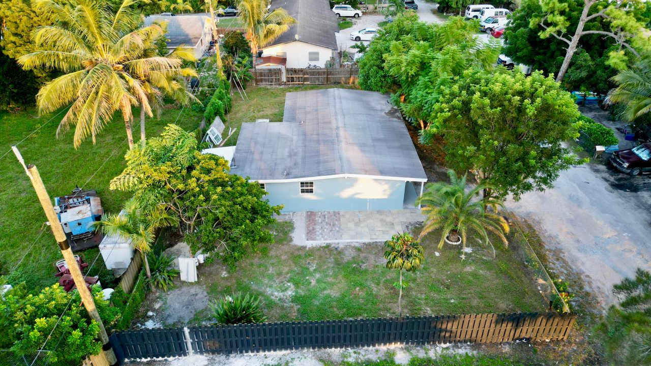 En Venta: $469,000 (3 camas, 2 baños, 1100 Pies cuadrados)