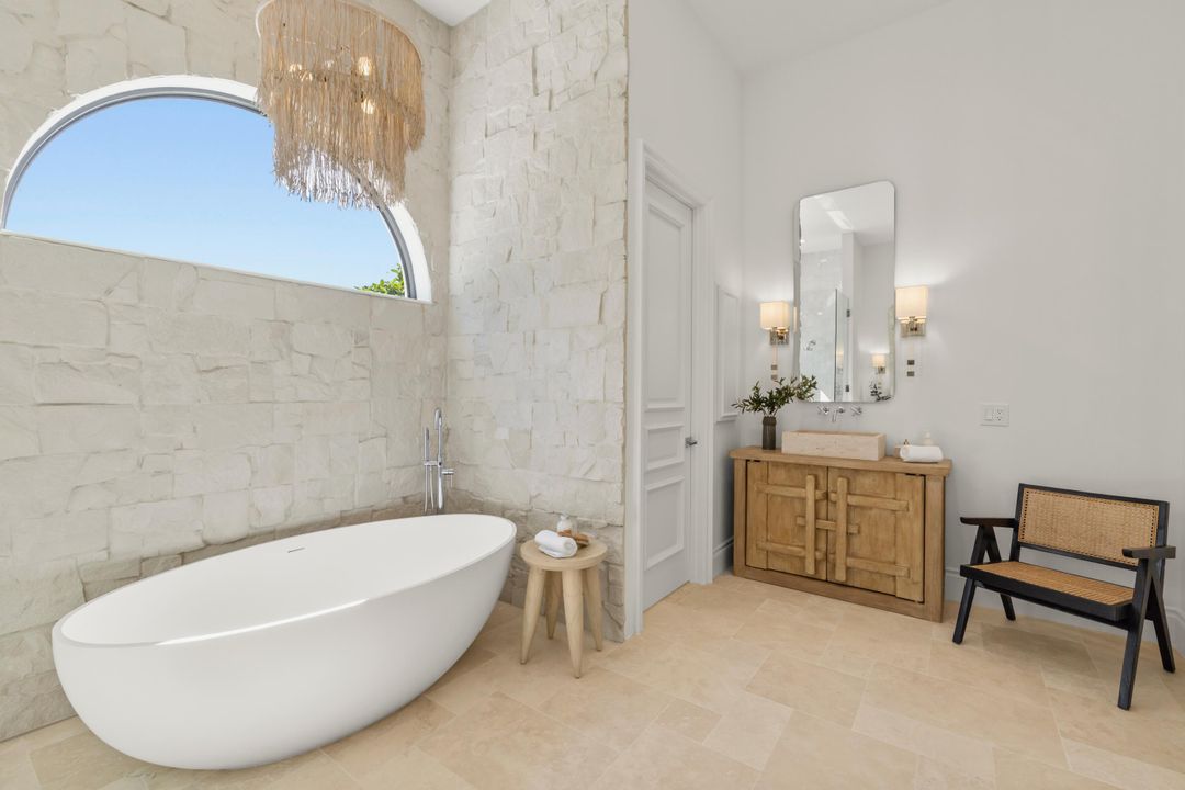 For Sale: $2,750,000 (3 beds, 3 baths, 2792 Square Feet)