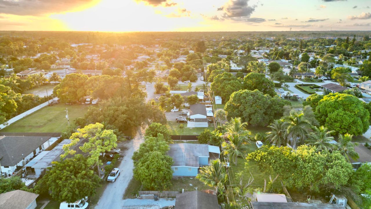 En Venta: $469,000 (3 camas, 2 baños, 1100 Pies cuadrados)