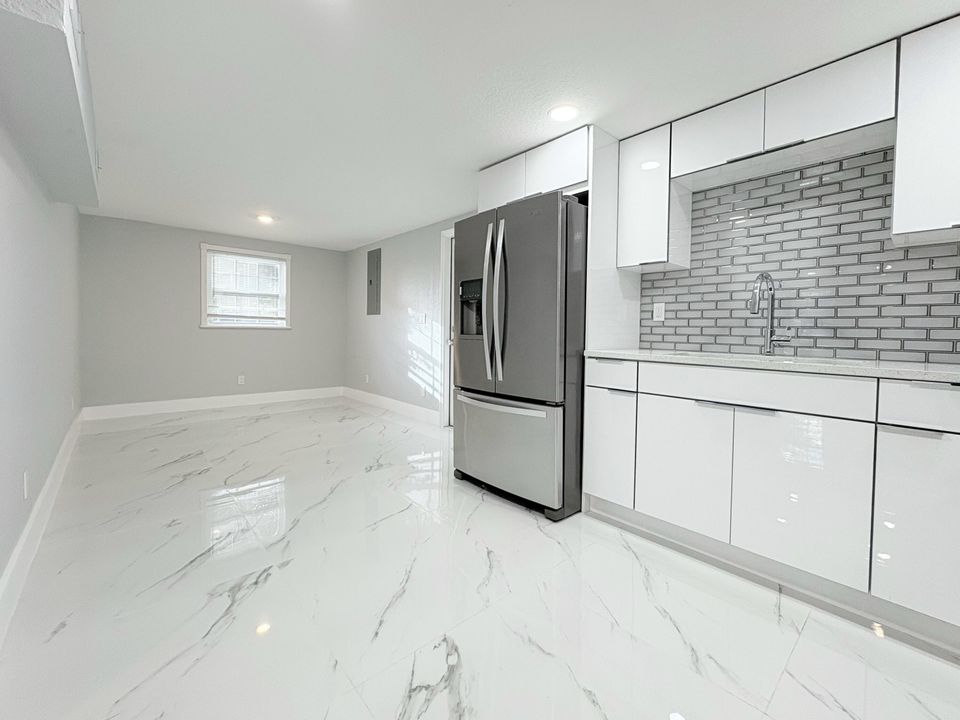 En Venta: $469,000 (3 camas, 2 baños, 1100 Pies cuadrados)