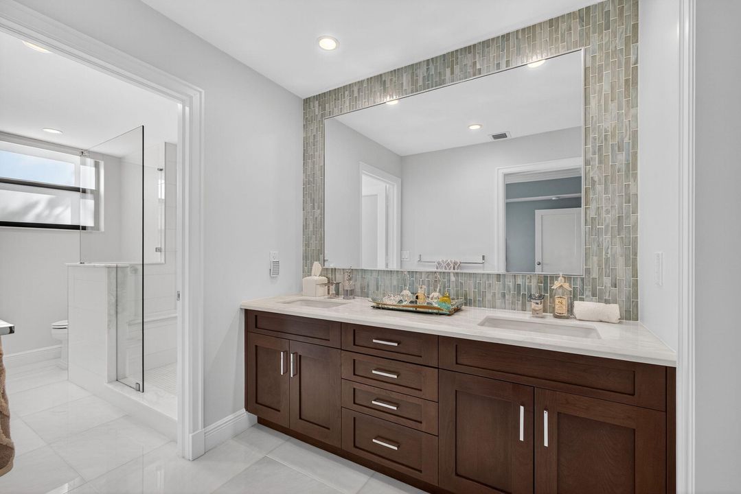 待售: $865,000 (2 贝兹, 2 浴室, 1834 平方英尺)