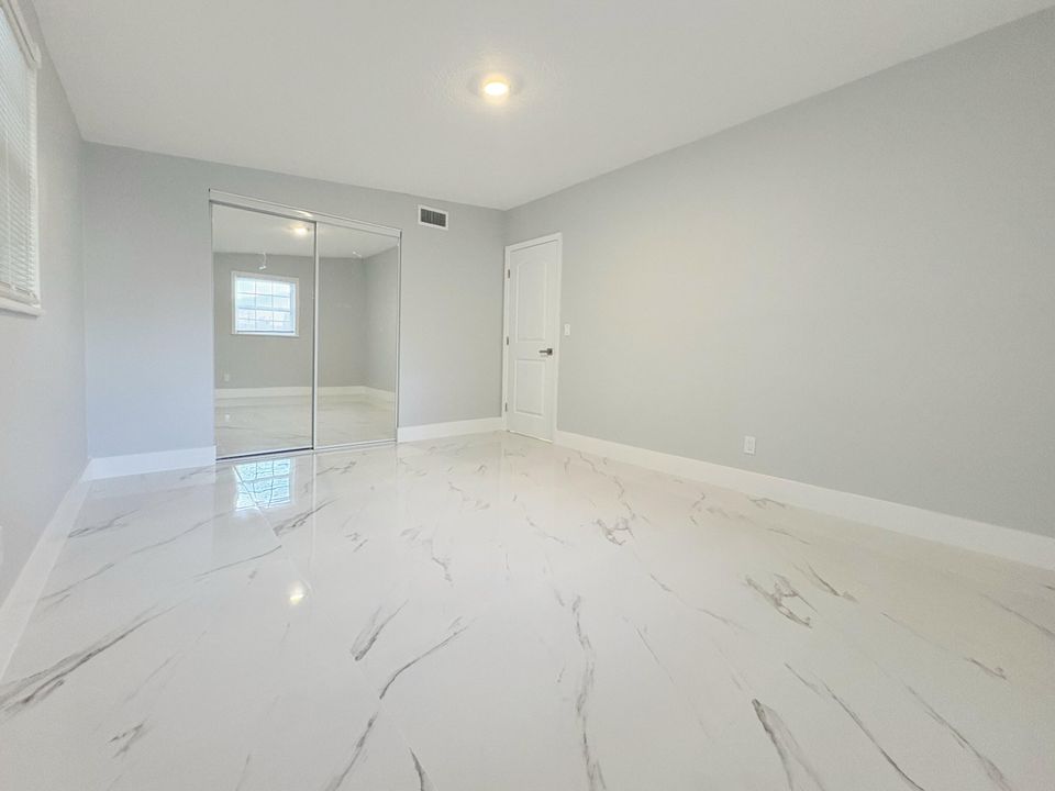 En Venta: $469,000 (3 camas, 2 baños, 1100 Pies cuadrados)