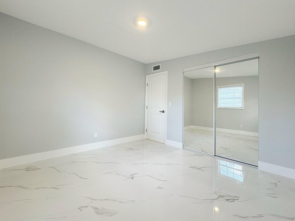 En Venta: $469,000 (3 camas, 2 baños, 1100 Pies cuadrados)