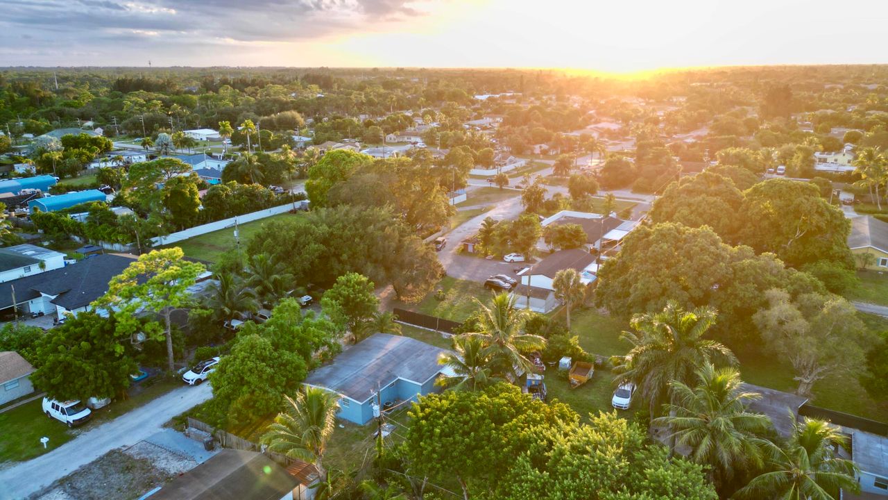 En Venta: $469,000 (3 camas, 2 baños, 1100 Pies cuadrados)