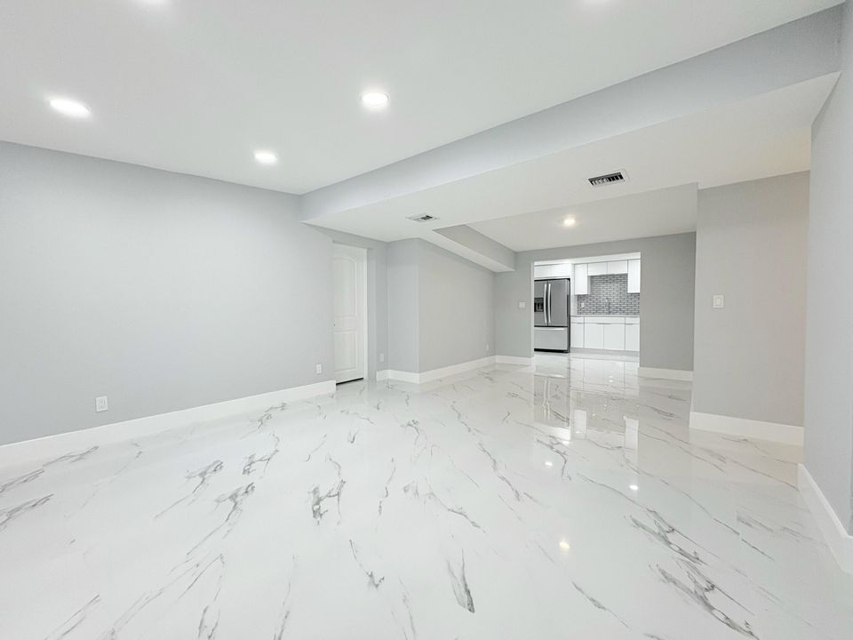 En Venta: $469,000 (3 camas, 2 baños, 1100 Pies cuadrados)