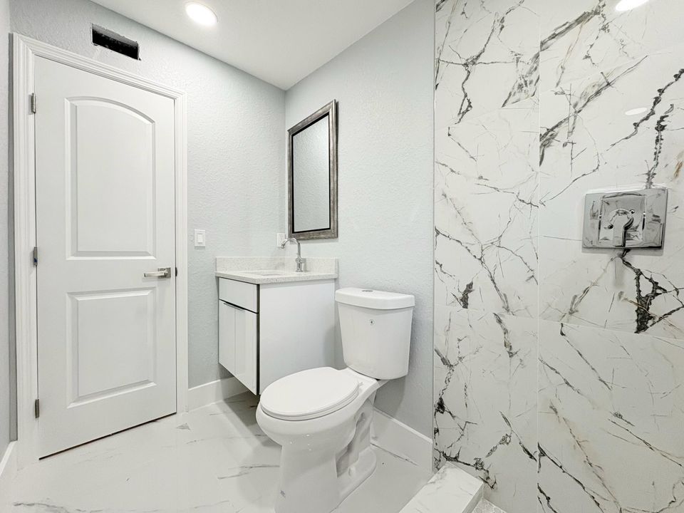 En Venta: $469,000 (3 camas, 2 baños, 1100 Pies cuadrados)