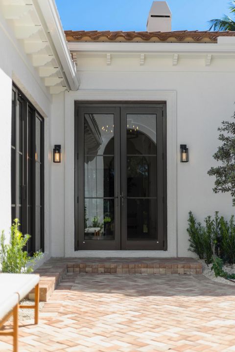 For Sale: $2,750,000 (3 beds, 3 baths, 2792 Square Feet)