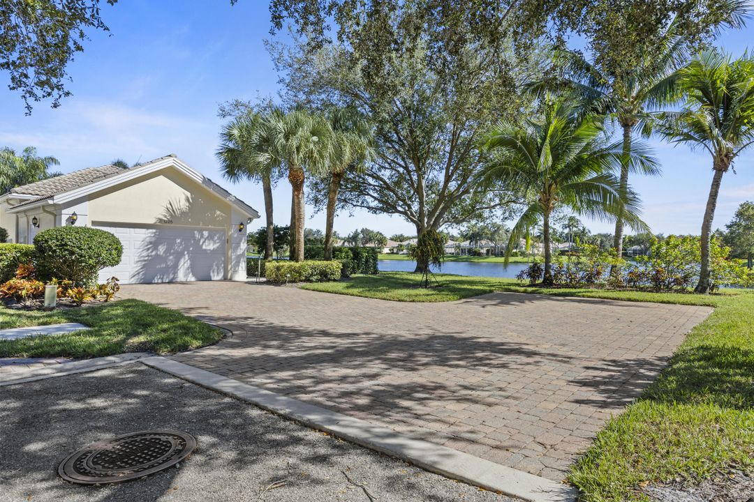 Activo con contrato: $990,000 (3 camas, 2 baños, 2028 Pies cuadrados)