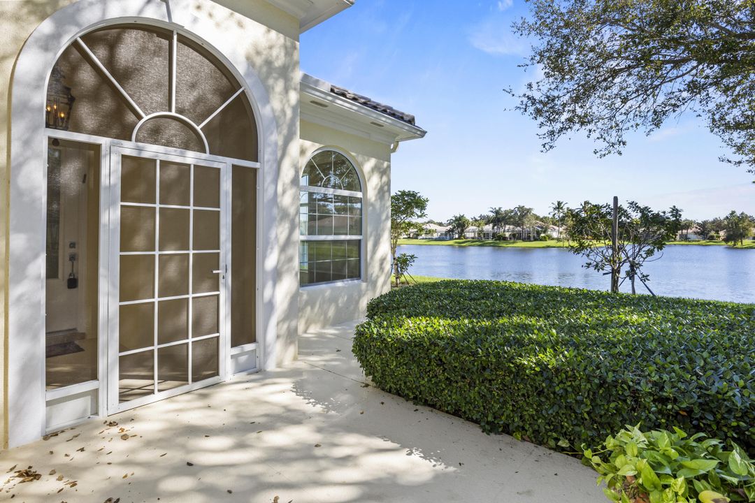 Activo con contrato: $990,000 (3 camas, 2 baños, 2028 Pies cuadrados)