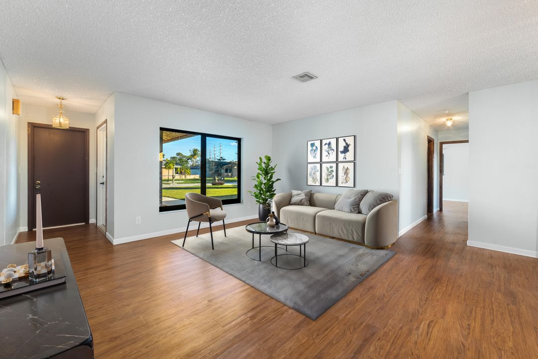 合同活跃: $530,000 (4 贝兹, 2 浴室, 1785 平方英尺)