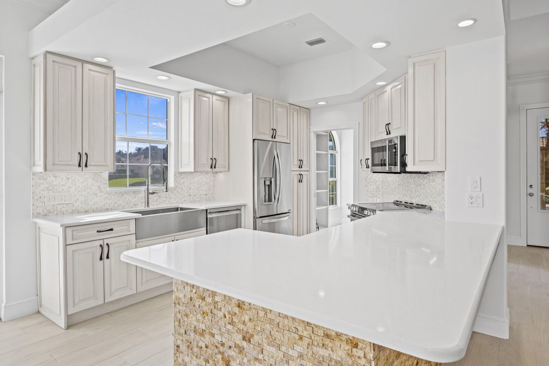 Activo con contrato: $990,000 (3 camas, 2 baños, 2028 Pies cuadrados)