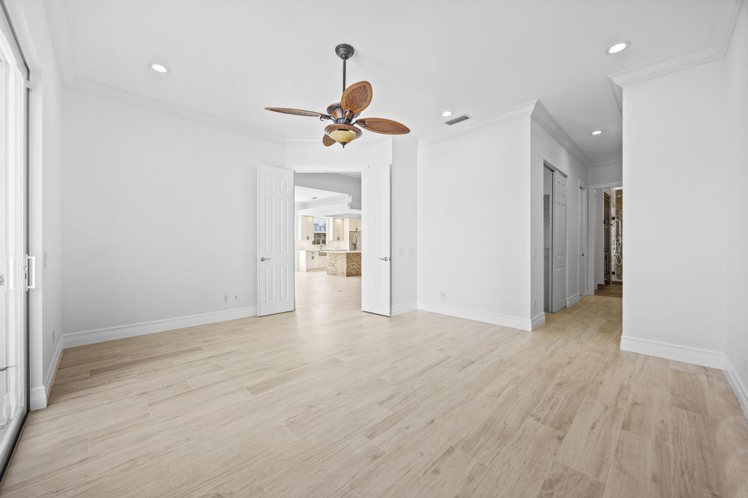 Activo con contrato: $990,000 (3 camas, 2 baños, 2028 Pies cuadrados)