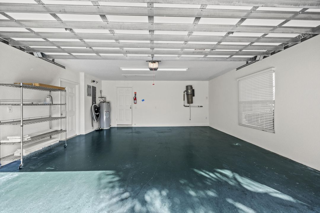 Activo con contrato: $990,000 (3 camas, 2 baños, 2028 Pies cuadrados)