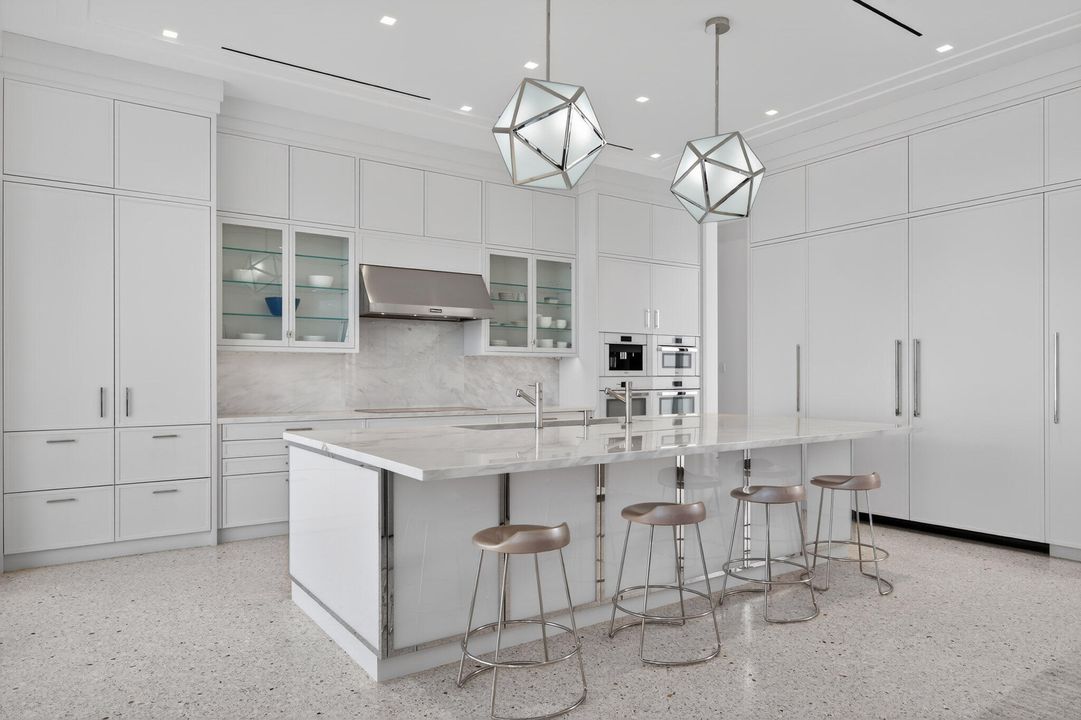 For Sale: $15,200,000 (6 beds, 6 baths, 7046 Square Feet)