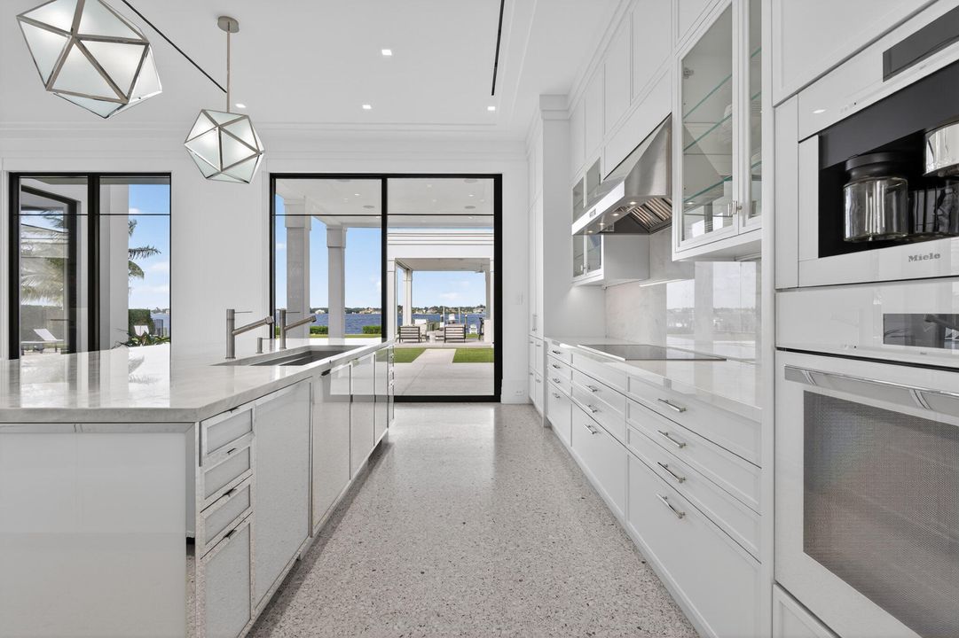 For Sale: $15,200,000 (6 beds, 6 baths, 7046 Square Feet)