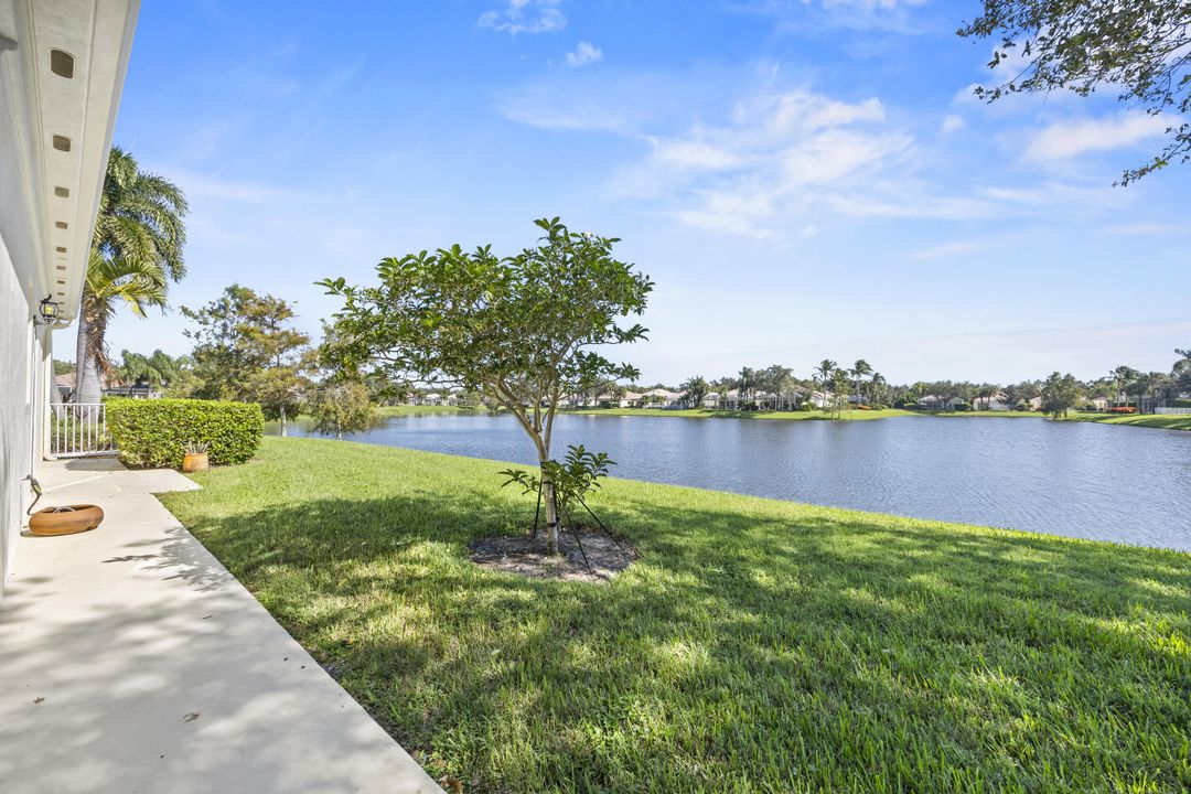 Activo con contrato: $990,000 (3 camas, 2 baños, 2028 Pies cuadrados)