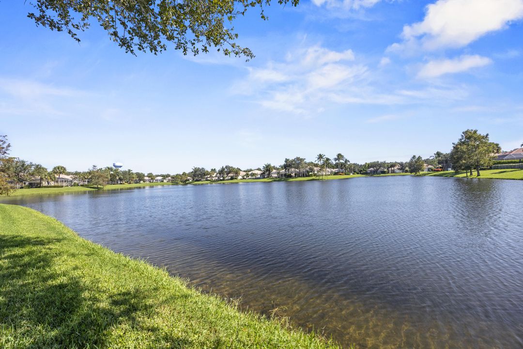 Activo con contrato: $990,000 (3 camas, 2 baños, 2028 Pies cuadrados)