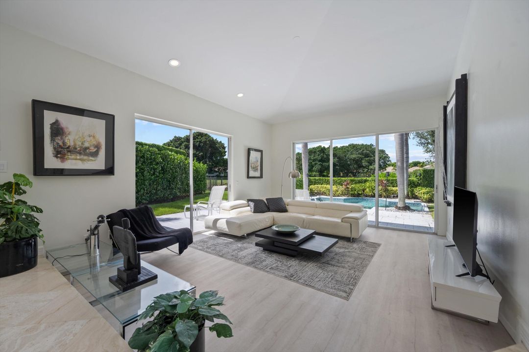 For Rent: $12,500 (3 beds, 2 baths, 2109 Square Feet)