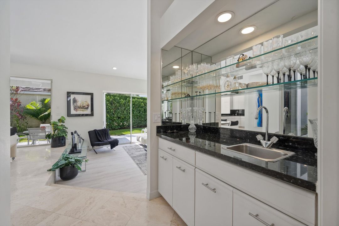 For Rent: $12,500 (3 beds, 2 baths, 2109 Square Feet)