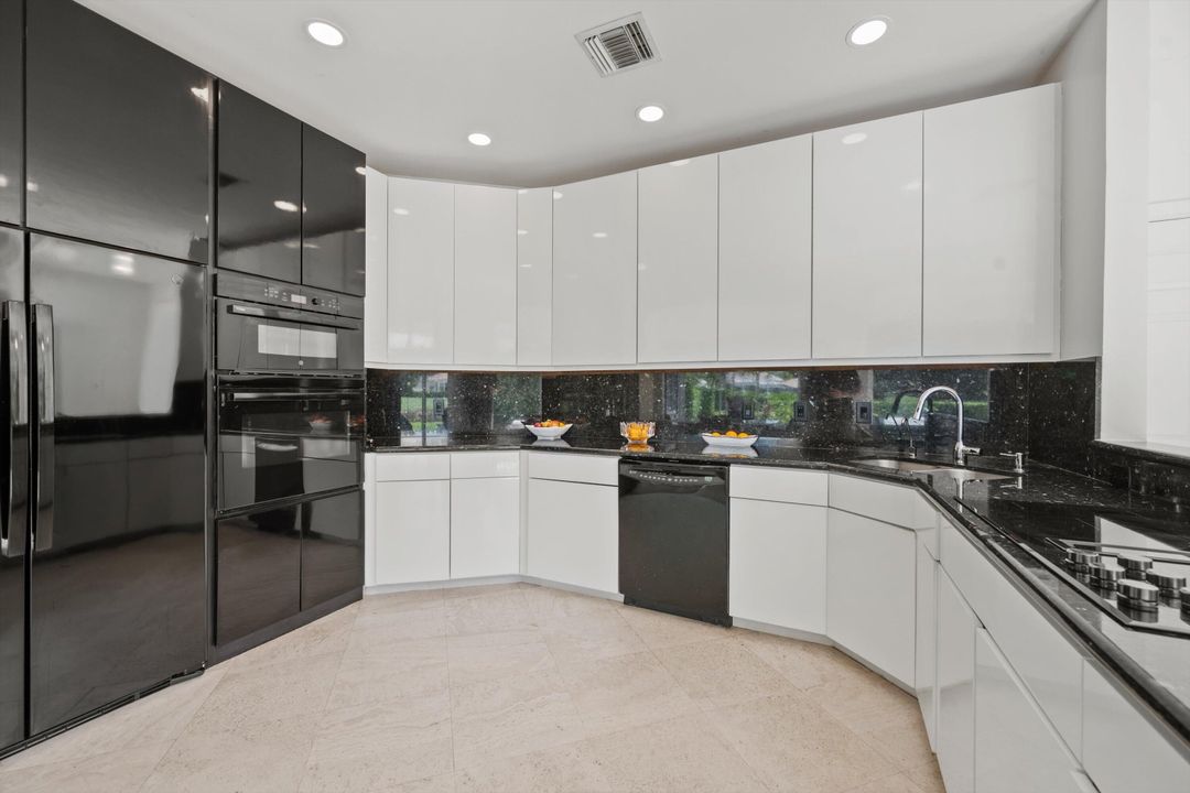 For Rent: $12,500 (3 beds, 2 baths, 2109 Square Feet)