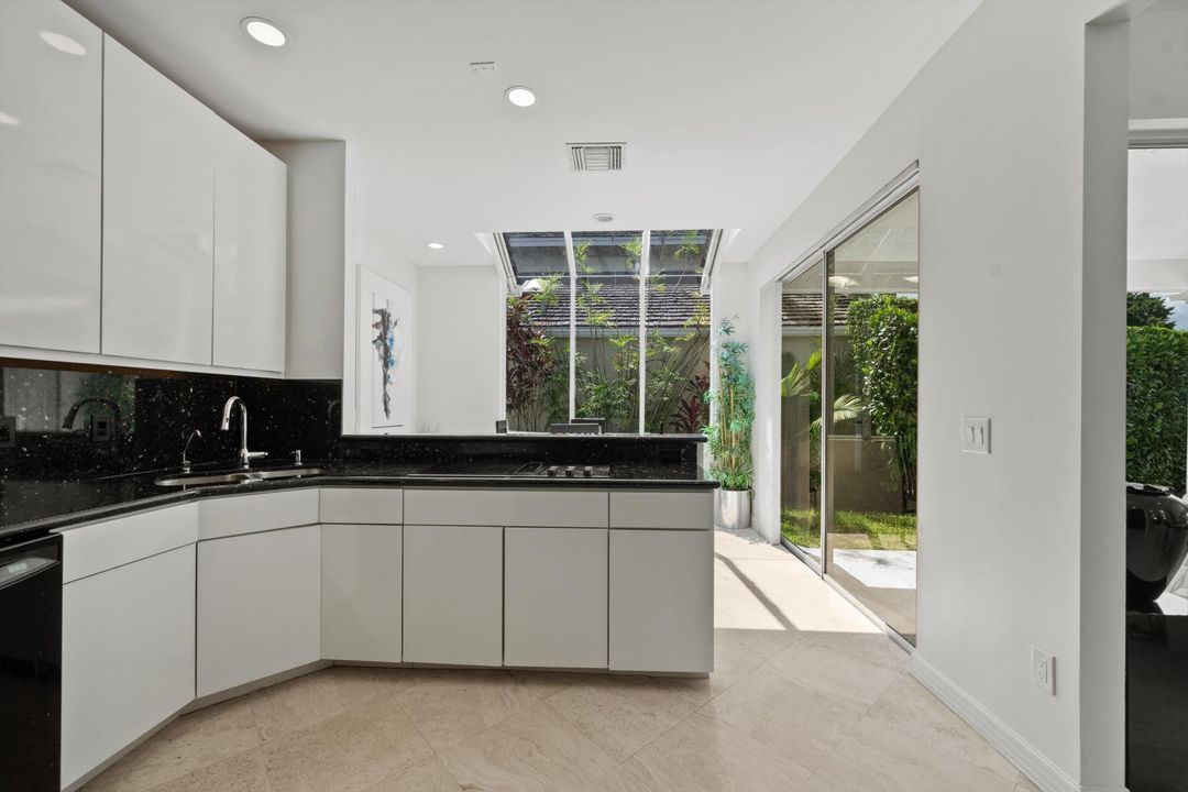 For Rent: $12,500 (3 beds, 2 baths, 2109 Square Feet)