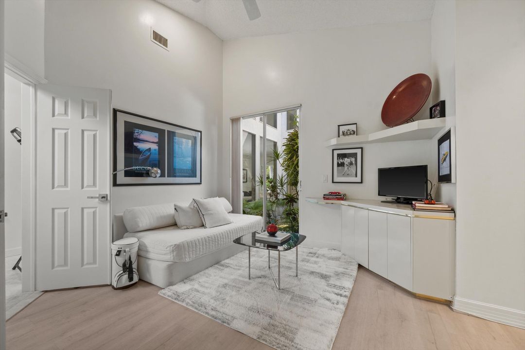 For Rent: $12,500 (3 beds, 2 baths, 2109 Square Feet)