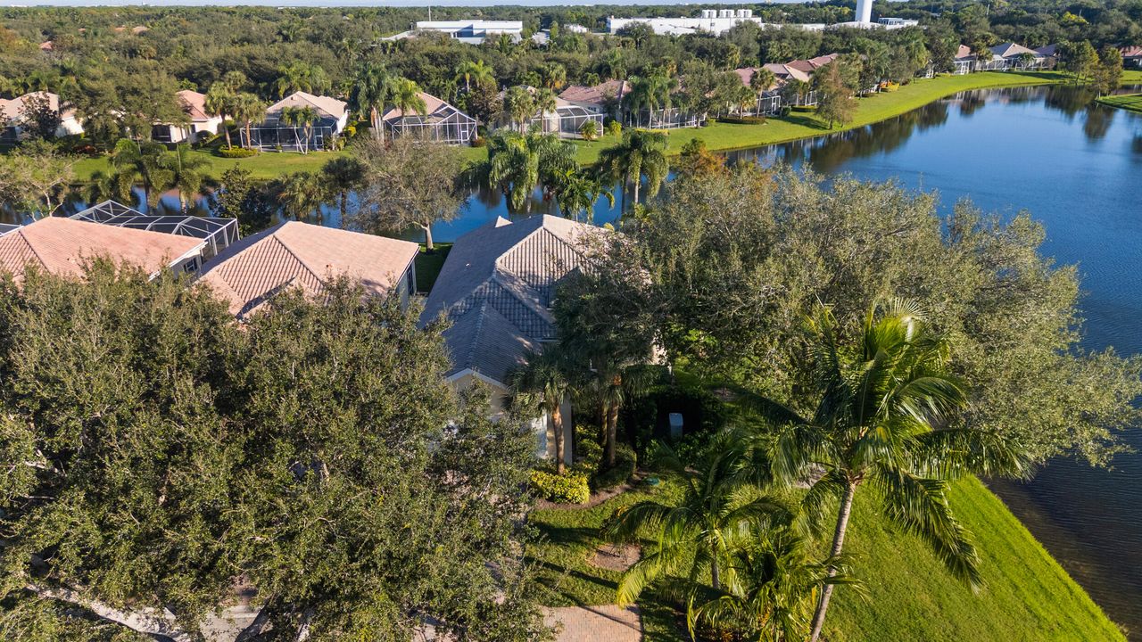 Activo con contrato: $990,000 (3 camas, 2 baños, 2028 Pies cuadrados)