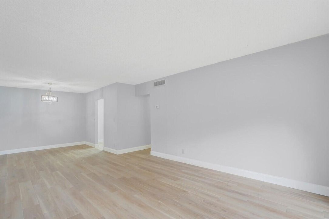 На продажу: $265,000 (2 спален, 2 ванн, 1008 Квадратных фут)