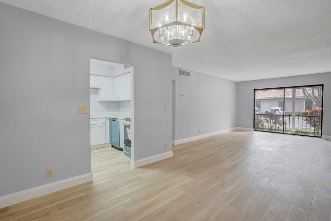 На продажу: $265,000 (2 спален, 2 ванн, 1008 Квадратных фут)