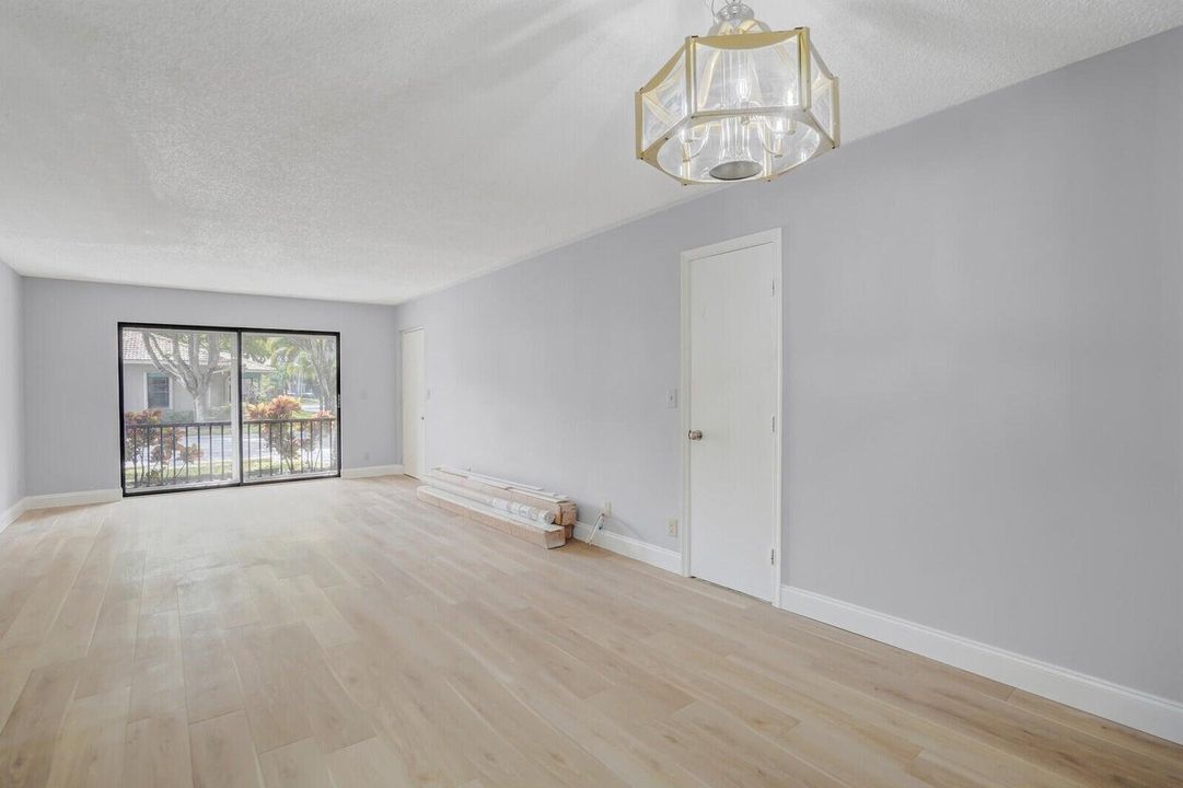 На продажу: $265,000 (2 спален, 2 ванн, 1008 Квадратных фут)