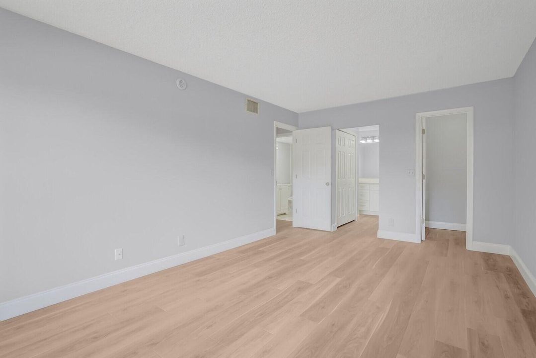 На продажу: $265,000 (2 спален, 2 ванн, 1008 Квадратных фут)