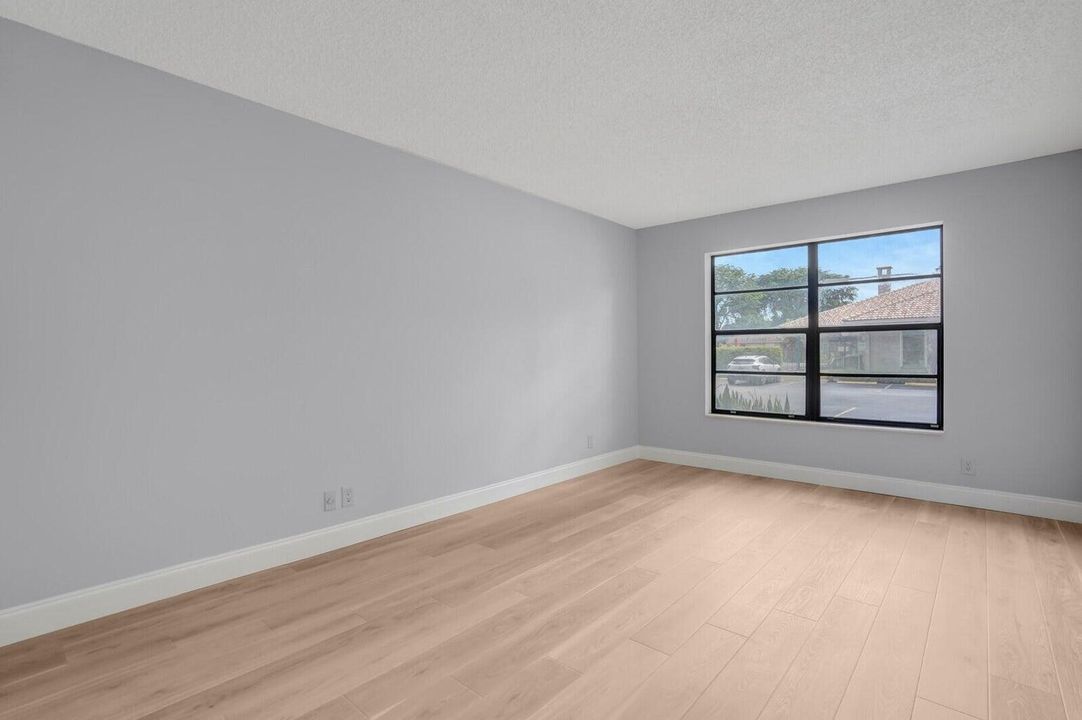 На продажу: $265,000 (2 спален, 2 ванн, 1008 Квадратных фут)