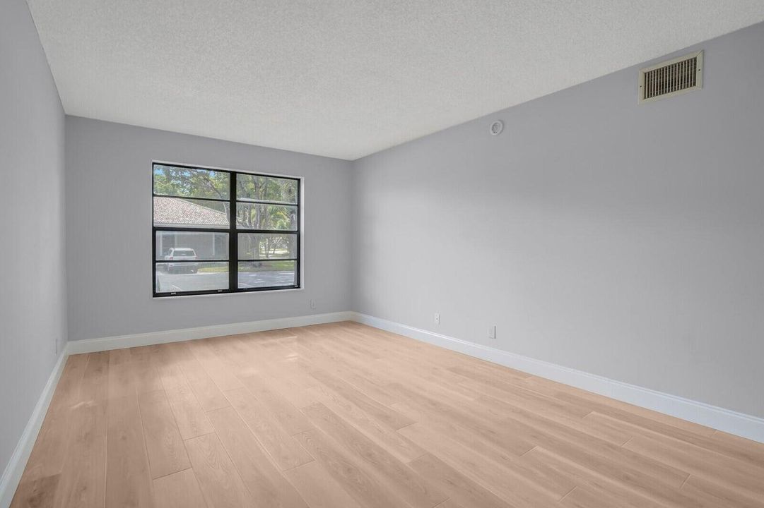 На продажу: $265,000 (2 спален, 2 ванн, 1008 Квадратных фут)