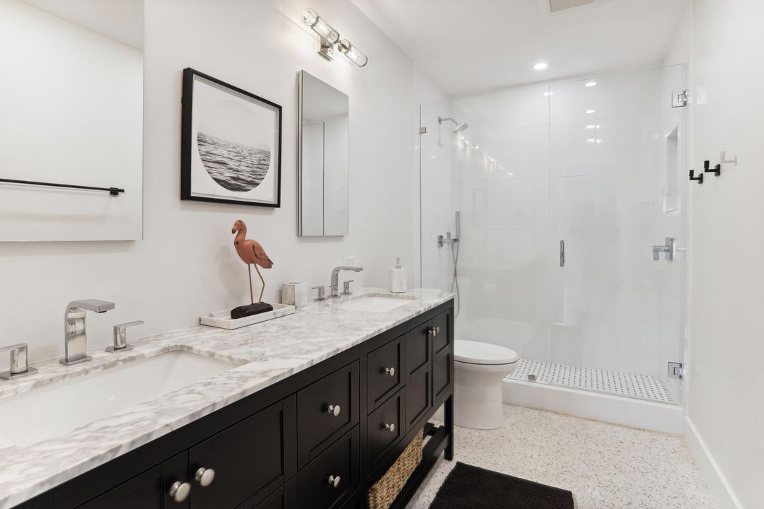 出租: $14,000 (2 贝兹, 2 浴室, 1300 平方英尺)