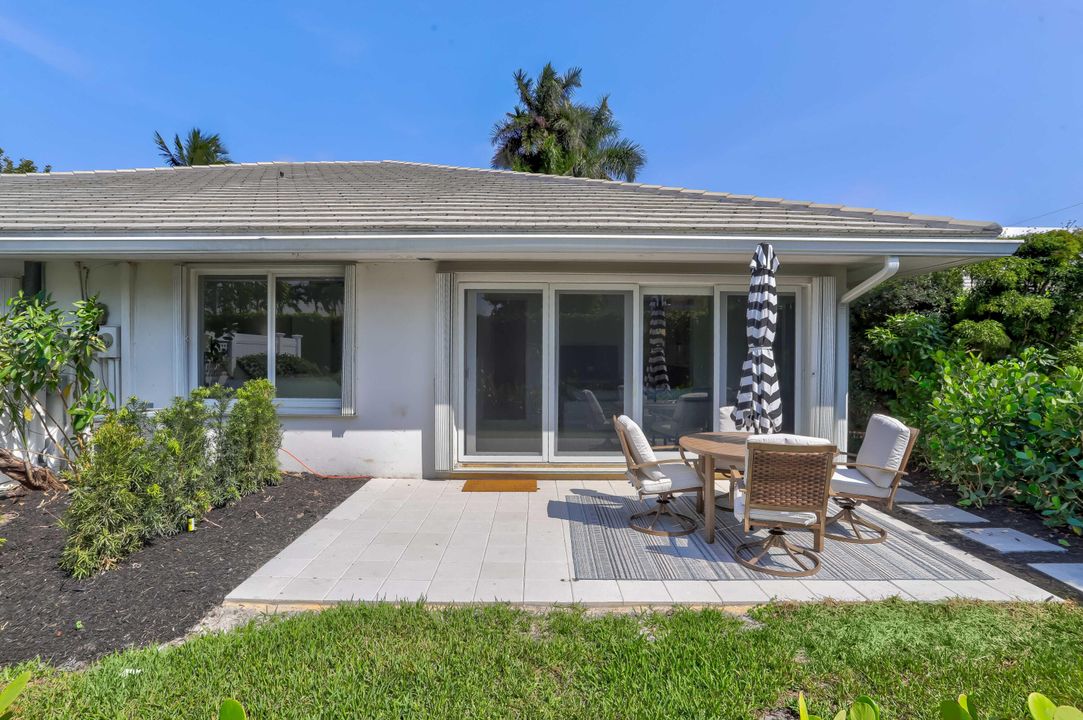 出租: $14,000 (2 贝兹, 2 浴室, 1300 平方英尺)