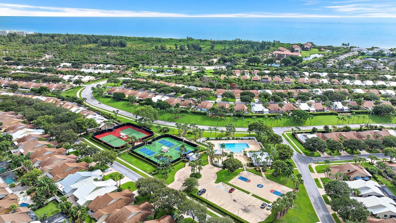 For Rent: $3,450 (2 beds, 2 baths, 1236 Square Feet)