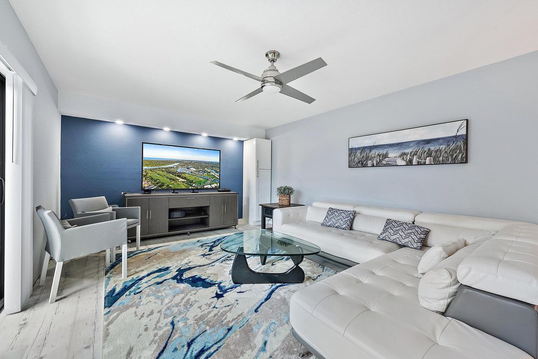 For Rent: $3,450 (2 beds, 2 baths, 1236 Square Feet)