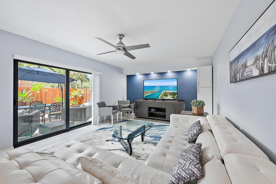 For Rent: $3,450 (2 beds, 2 baths, 1236 Square Feet)