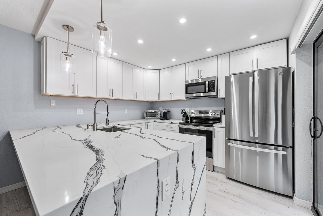 For Rent: $3,450 (2 beds, 2 baths, 1236 Square Feet)