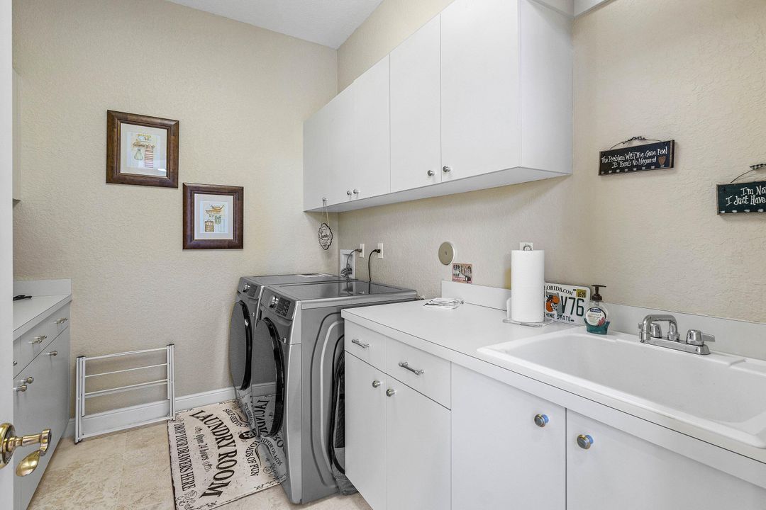 合同活跃: $2,199,000 (4 贝兹, 3 浴室, 3606 平方英尺)