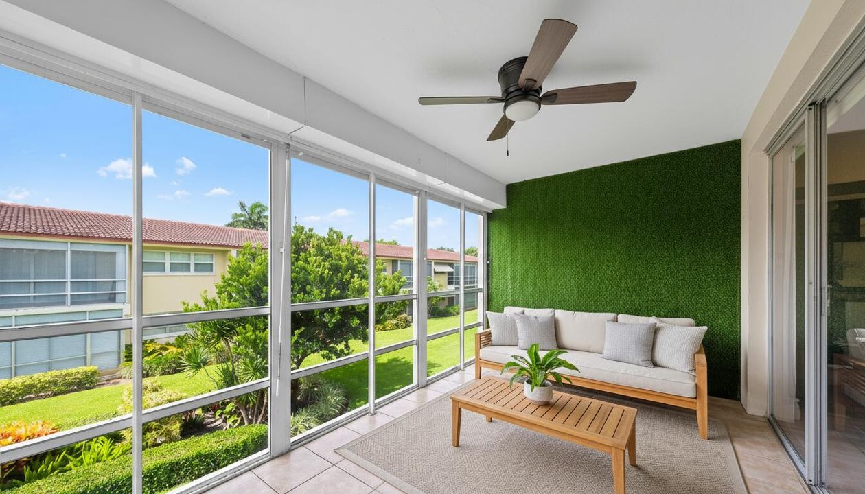 For Sale: $245,000 (2 beds, 2 baths, 1000 Square Feet)