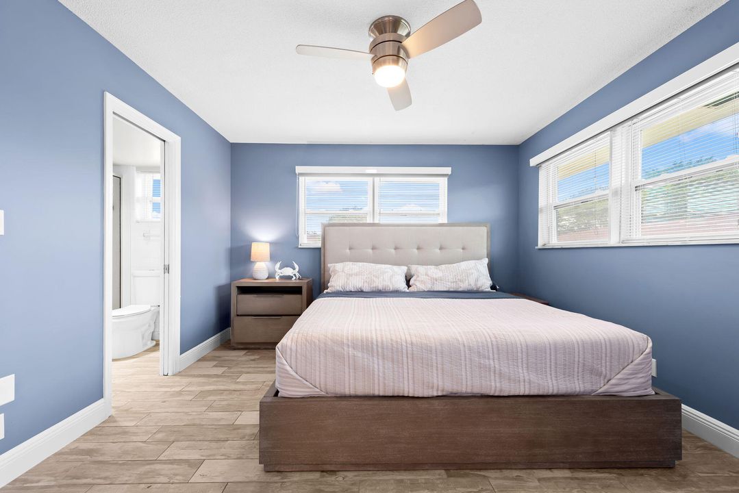 For Sale: $245,000 (2 beds, 2 baths, 1000 Square Feet)