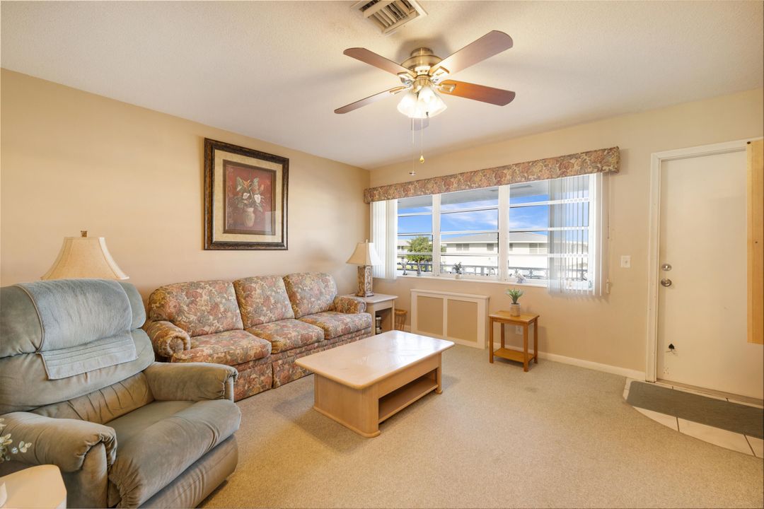 待售: $120,000 (1 贝兹, 1 浴室, 570 平方英尺)