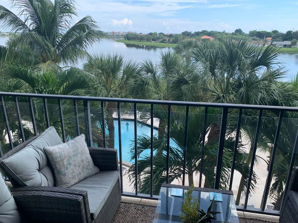 Recently Rented: $2,000 (1 beds, 1 baths, 725 Square Feet)