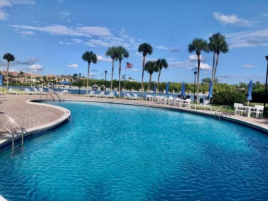 Activo con contrato: $4,000 (1 camas, 1 baños, 998 Pies cuadrados)