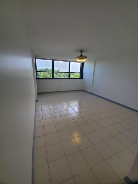 Activo con contrato: $4,000 (1 camas, 1 baños, 998 Pies cuadrados)