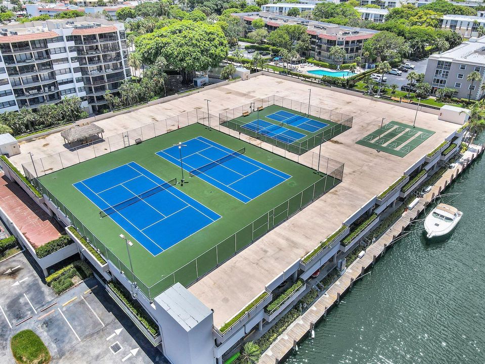 Activo con contrato: $4,000 (1 camas, 1 baños, 998 Pies cuadrados)