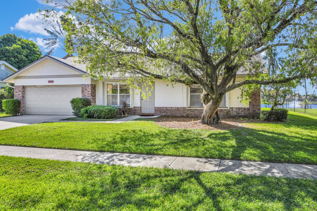 Active With Contract: $599,000 (4 beds, 2 baths, 1548 Square Feet)